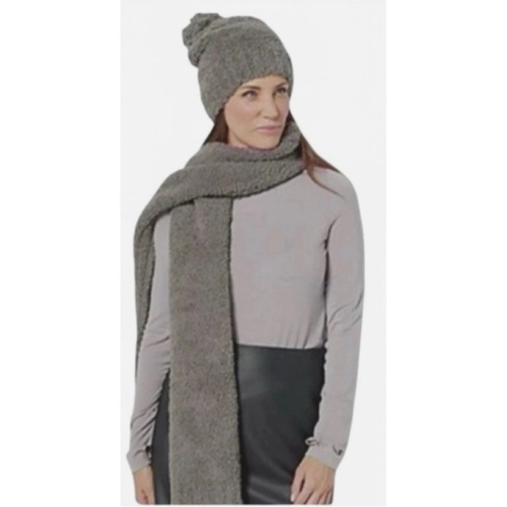 NWT Barefoot Dreams Scarf and Pom Pom Beanie Set in Charcoal